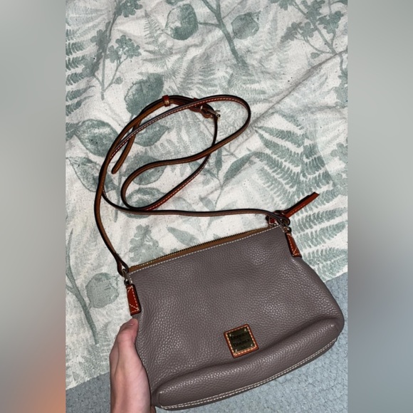 Dooney & Bourke small purse - Picture 2 of 4